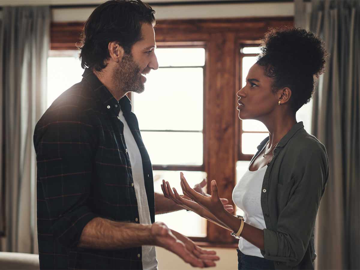 Illuminate Counselling North Vancouver, BC couple in discussion